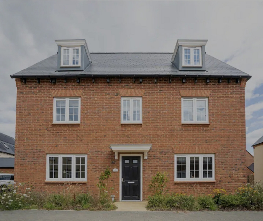 Airbnb Portfolio Fakenham Street, Bicester, OX26