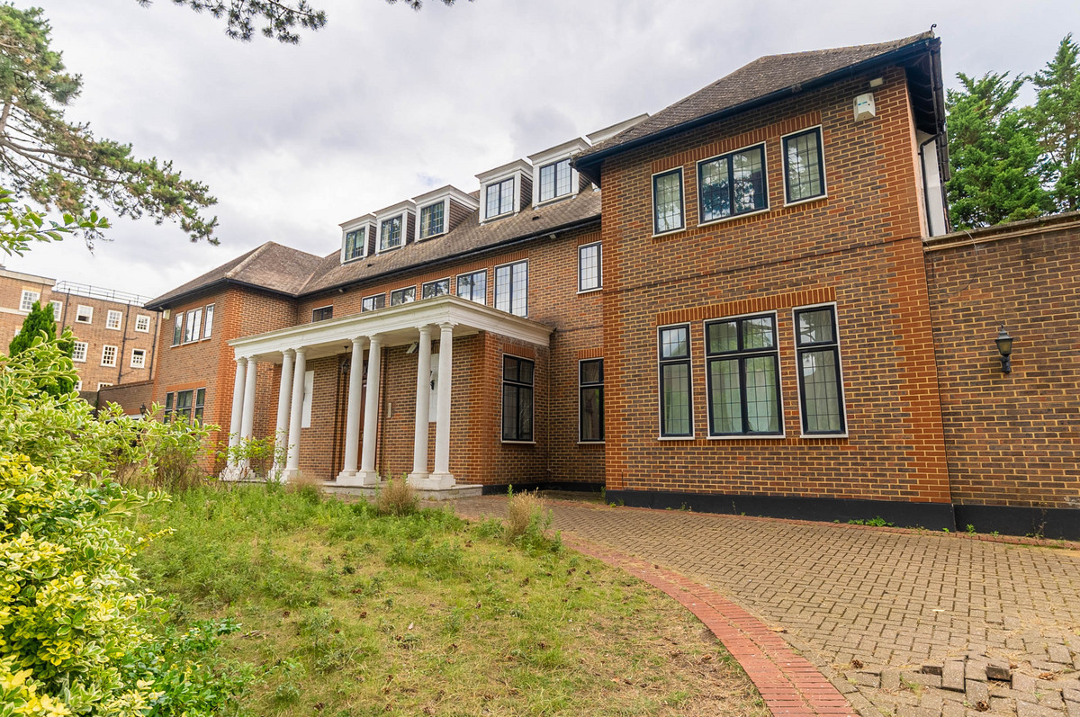 Brampton Grove, London, NW4