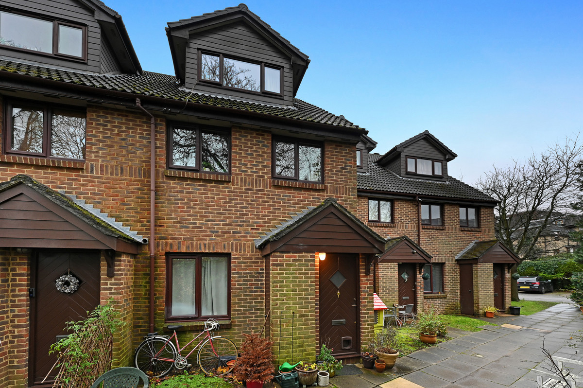 Benwell Court, Sunbury-on-thames, TW16