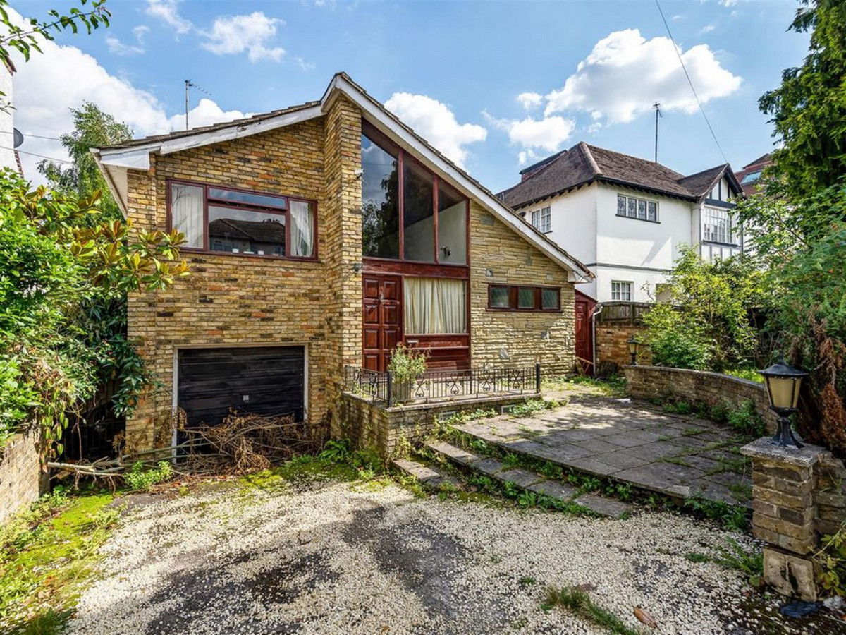 The Avenue, Loughton, IG10