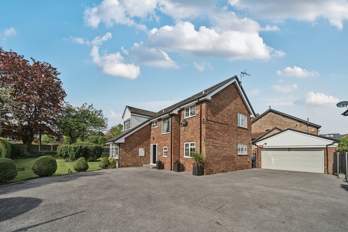 Carlton Road, Altrincham, WA15