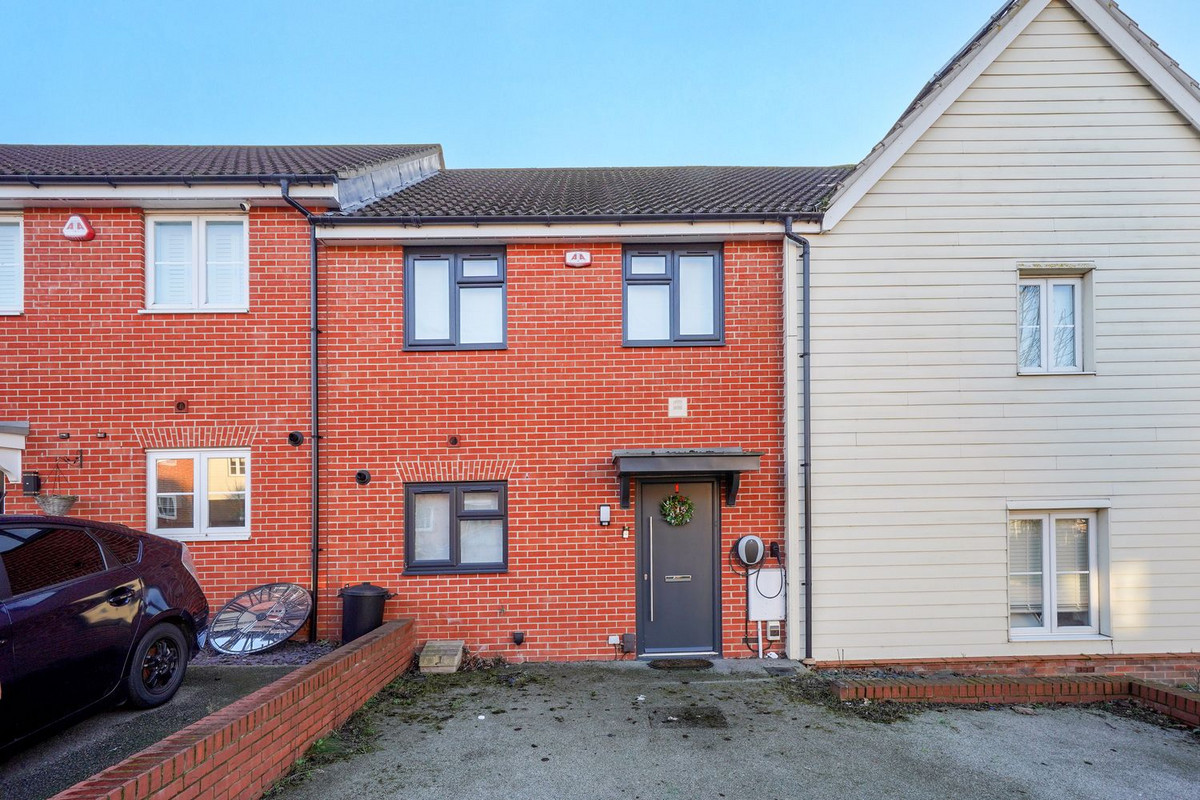 Lowewood Road, Romford, RM3