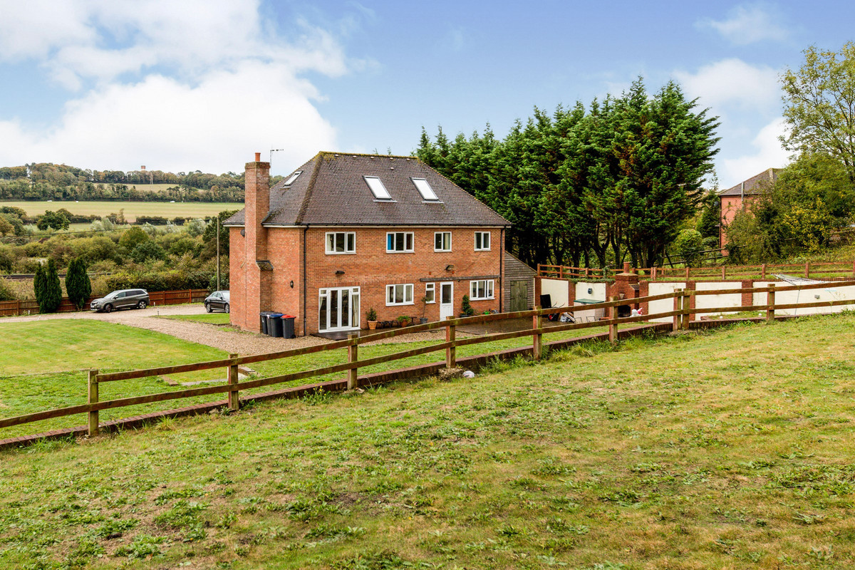 Ashford Road, Canterbury, CT4