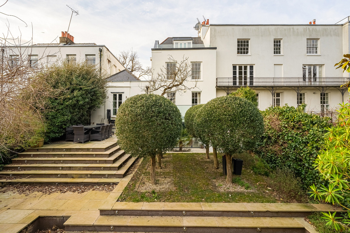 Highgate West Hill, London, N6