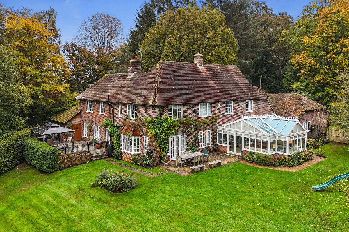 Lower Moushill Lane, Godalming, Surrey, GU8