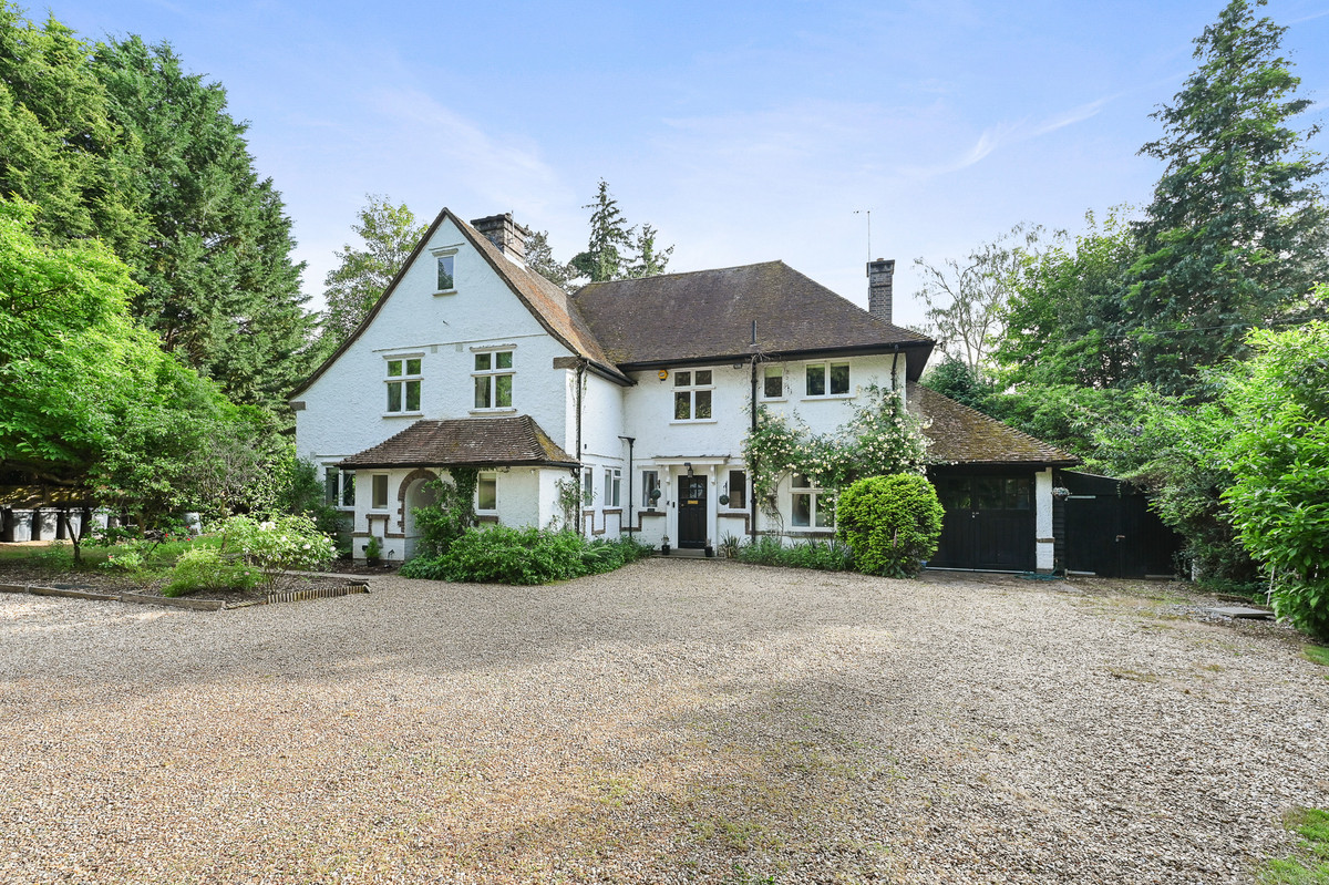 Horsham Road, Guildford, GU5