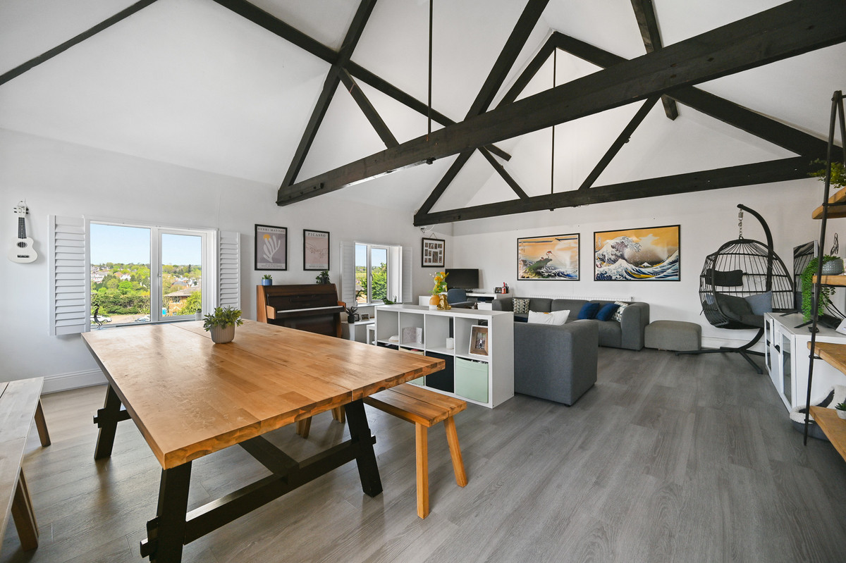 Weydon Lane, Farnham, GU9