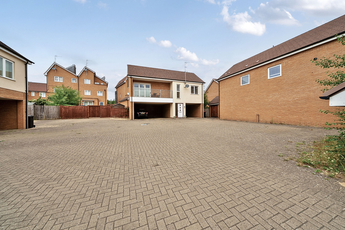 Lamour Lane, Milton Keynes, MK4