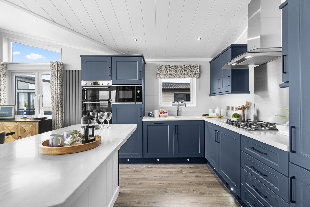 Christchurch Road, Highcliffe, BH25