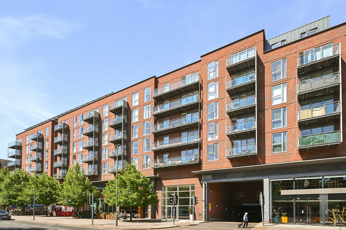 New Zealand Avenue, Walton-on-thames, KT12