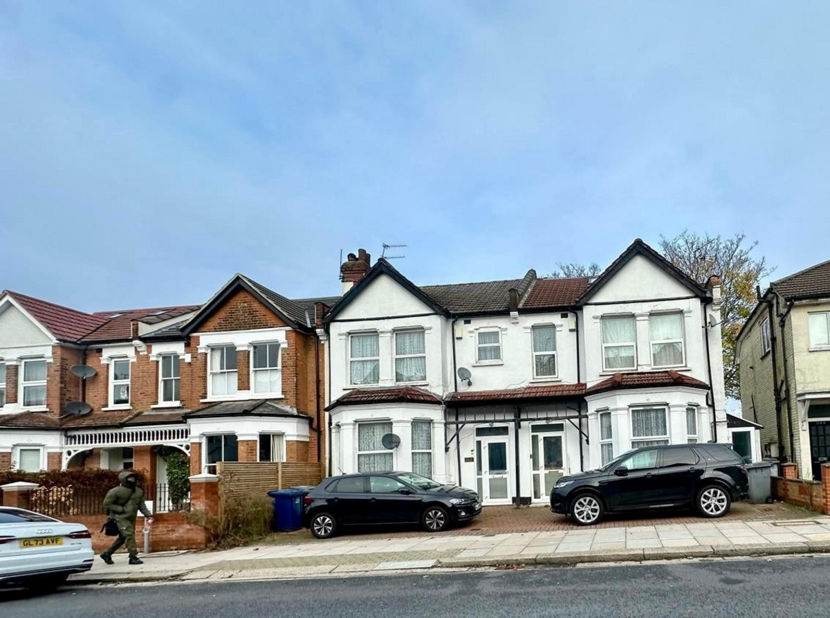 Station Road, Finchley, N3