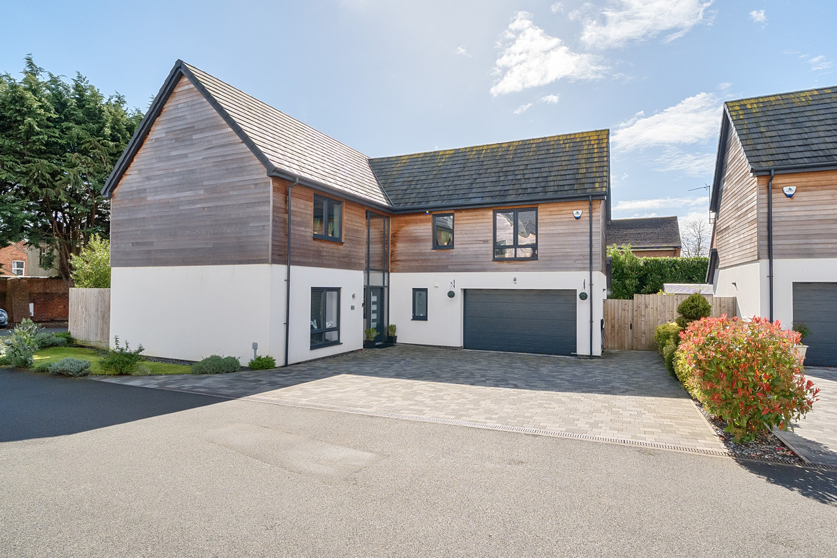 Hayway, Rushden, NN10