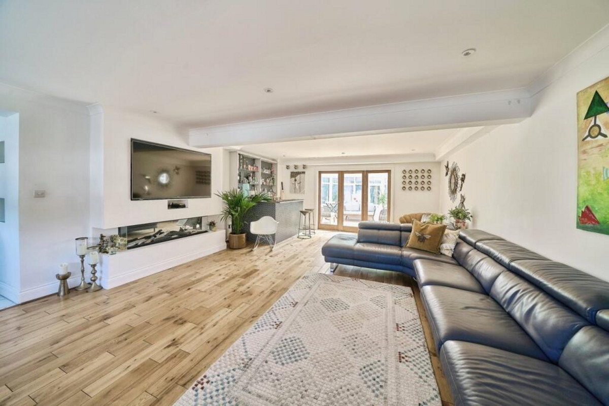 The Avenue, Staines-upon-thames, TW19