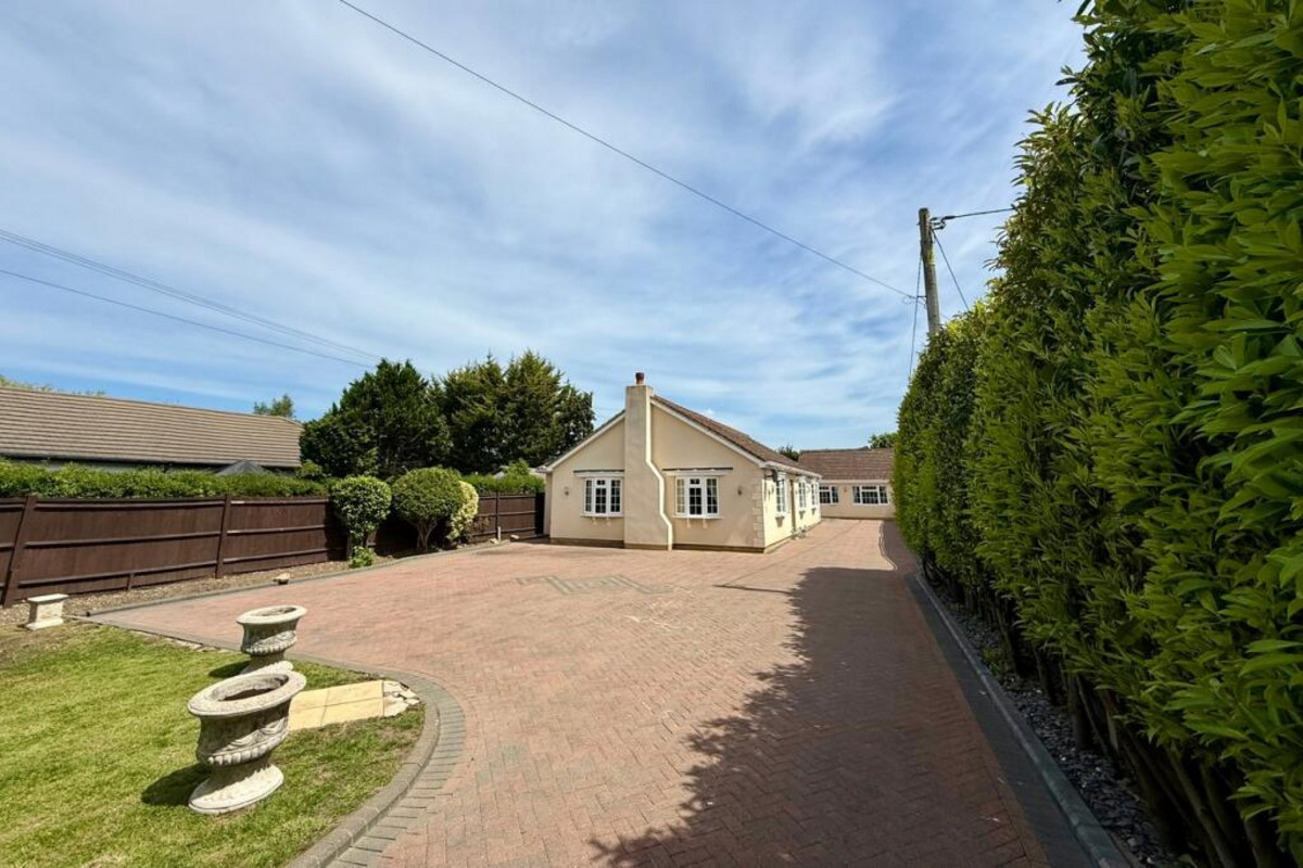 Bangors Road North, Iver, SL0