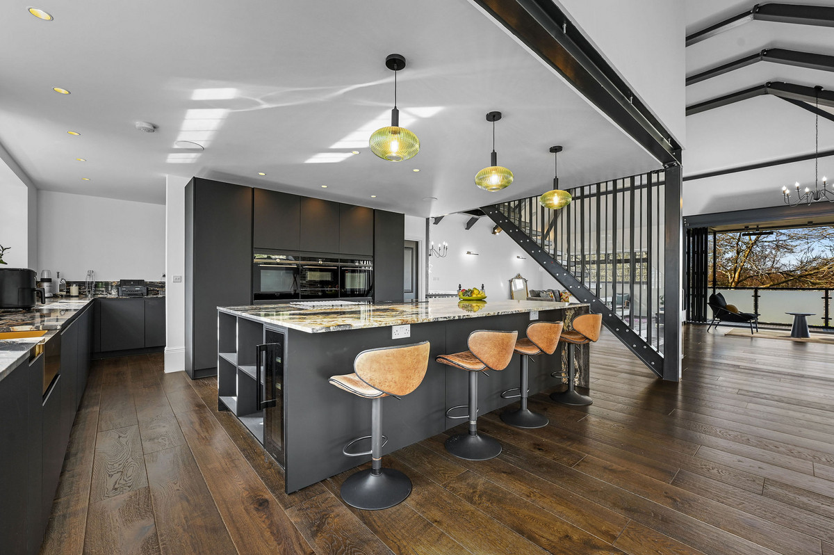 Church Path, Woodside Lane, London, N12