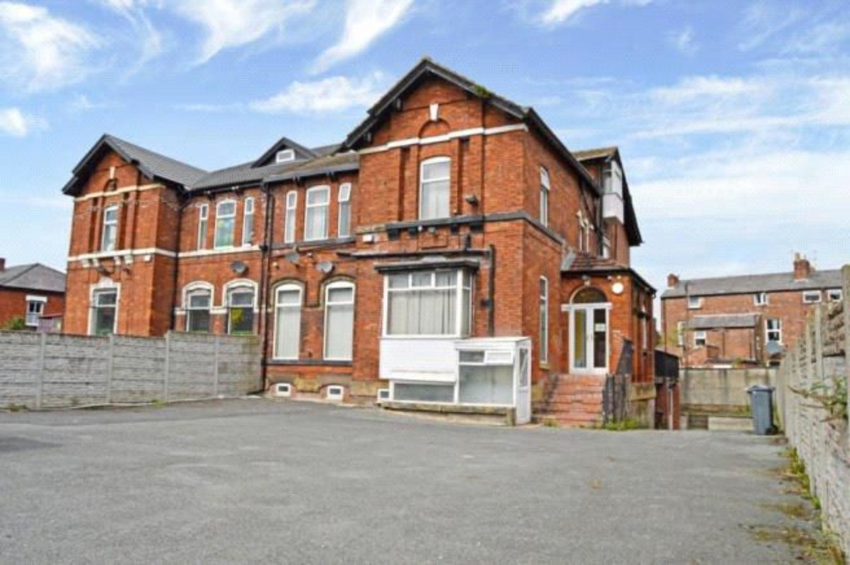 Dickenson Road, Manchester, M13