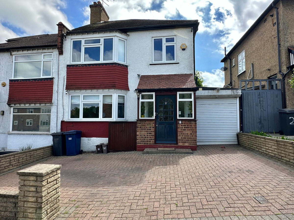 Denham Road, London, N20