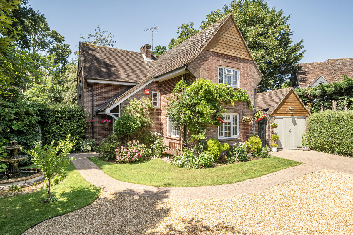 South Close, Havant, PO9