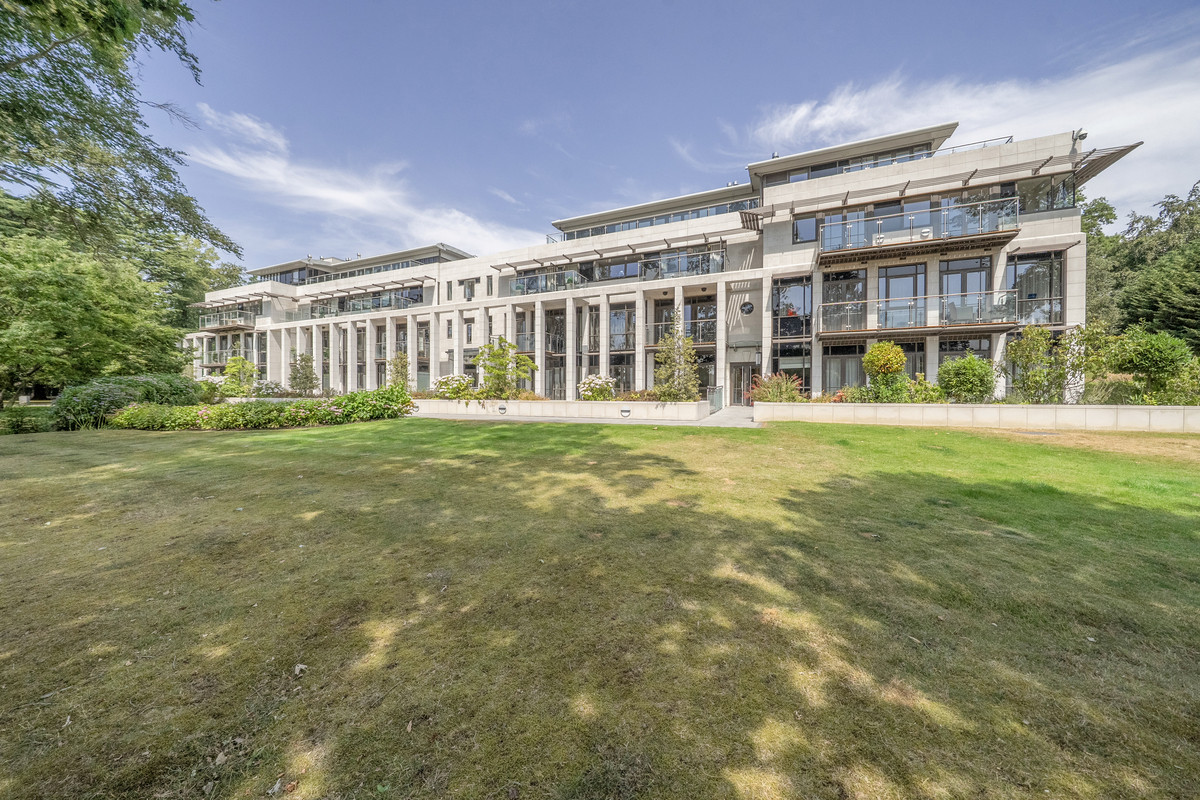 Charters Road, Sunningdale, SL5