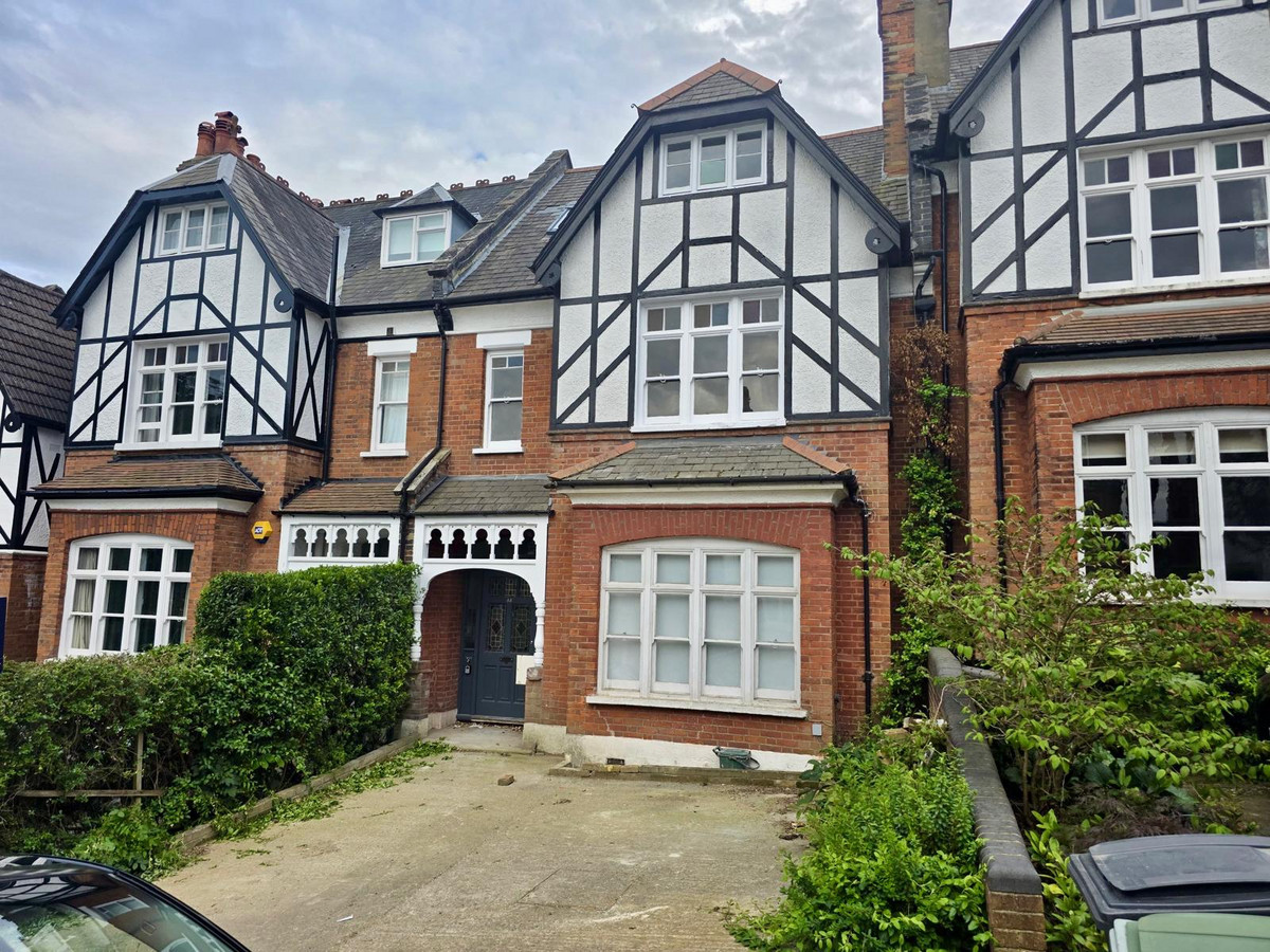 Onslow Gardens, London, N10