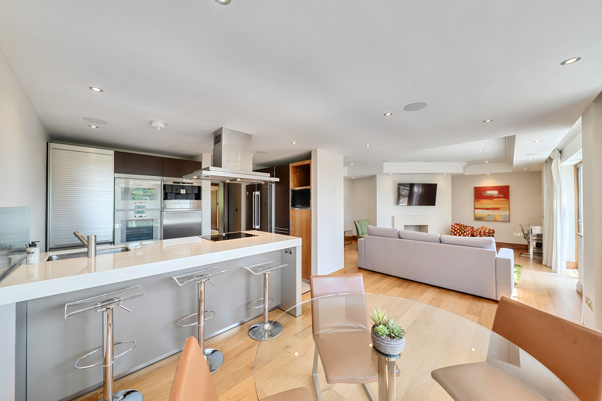 Charters Road, Sunningdale, SL5