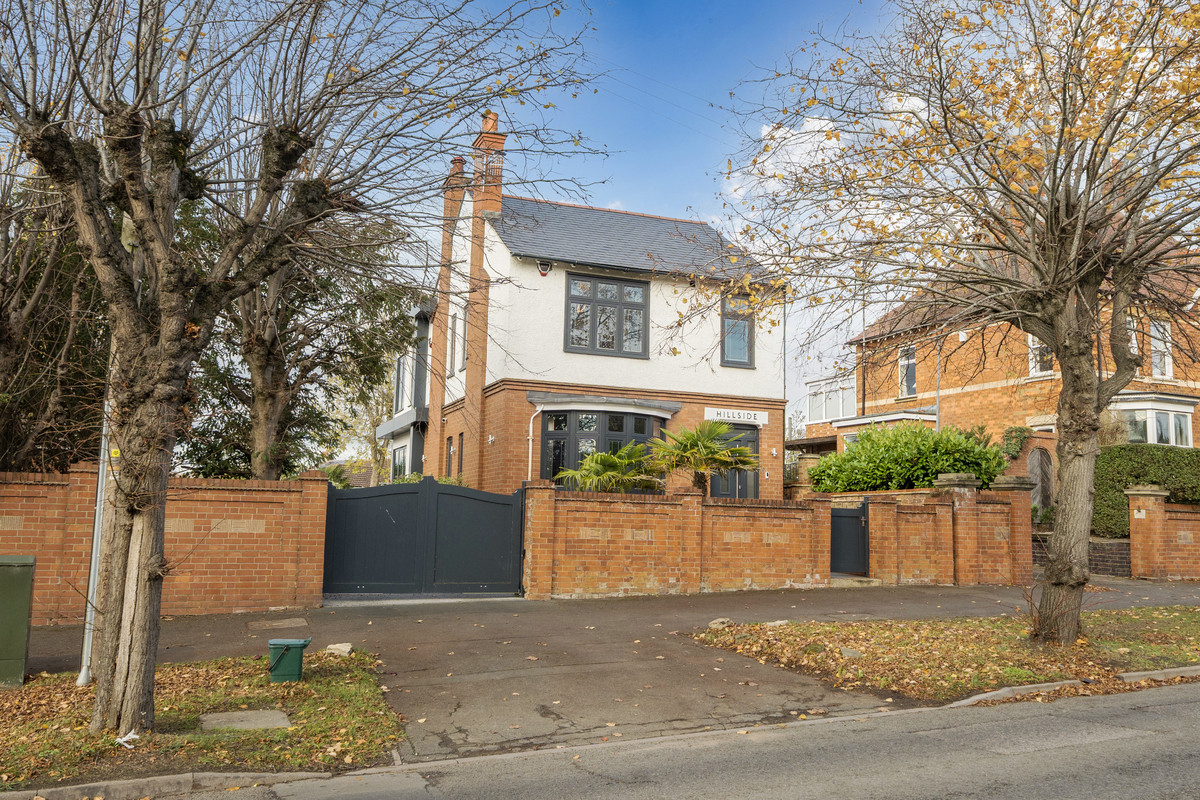 Higham Road, Rushden, NN10
