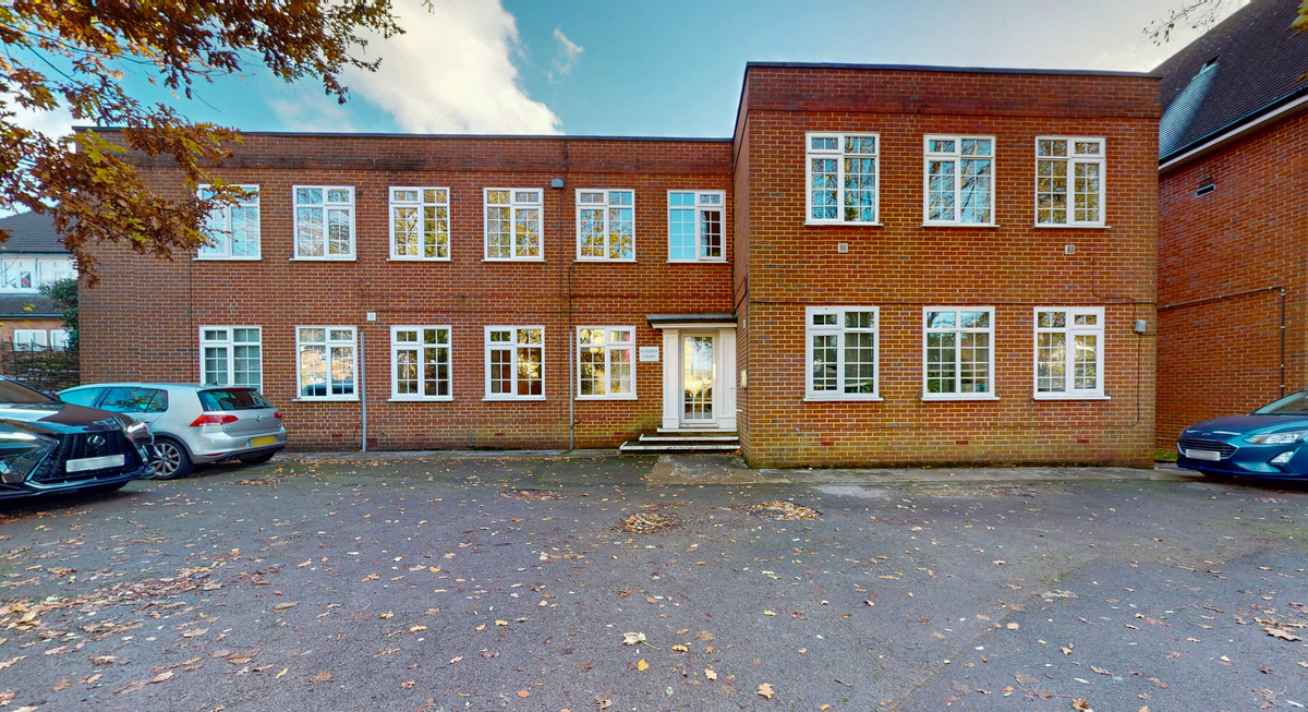 Epsom Road, Leatherhead, KT22